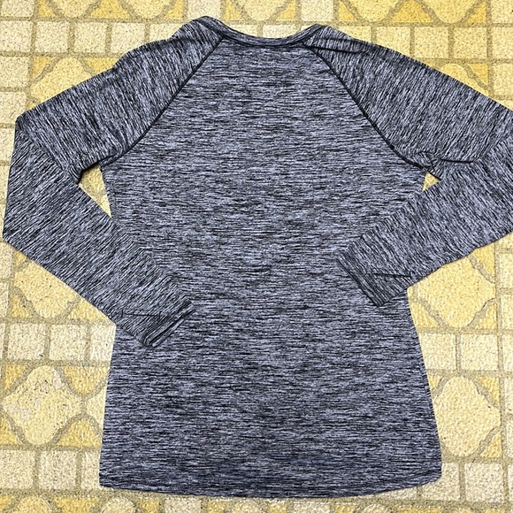 EUC Climate Right by Cuddl Duds top - Picture 9 of 11